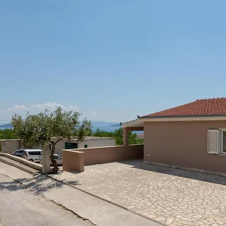 Apartment Antina Kastel Stari