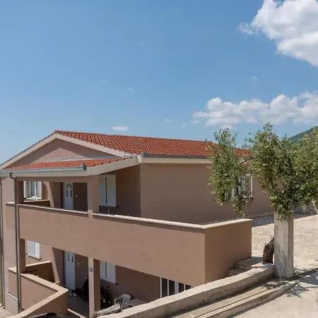 Antina * Kaštel Stari